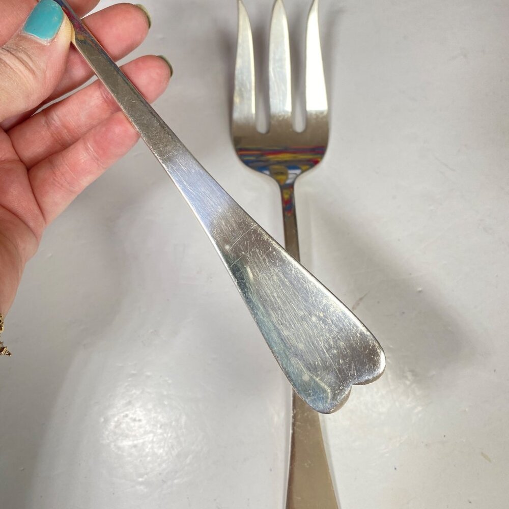 Reed and Barton Silver Plate Heart Handle Large Serving Fork and Spoon Set - Picture 5 of 15